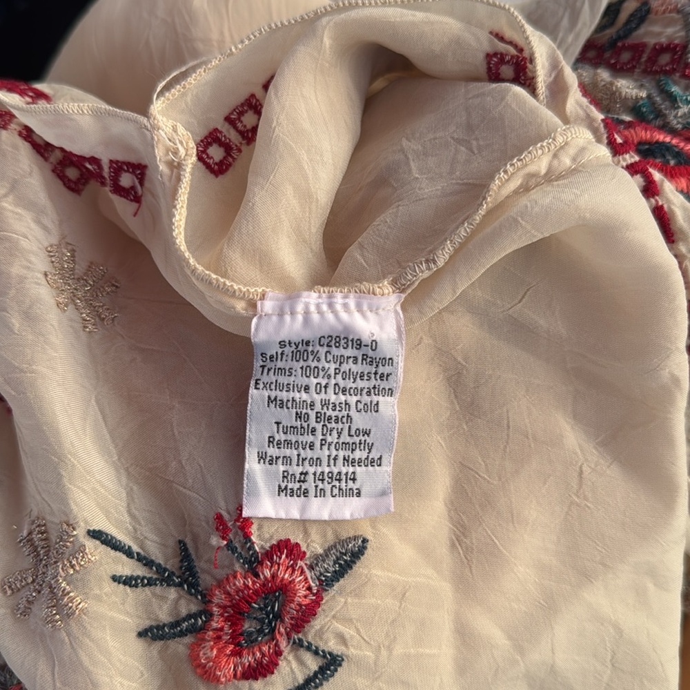 NWT~Johnny Was White and Red Asymmetrical Embellished Tunic - Picture 11 of 11